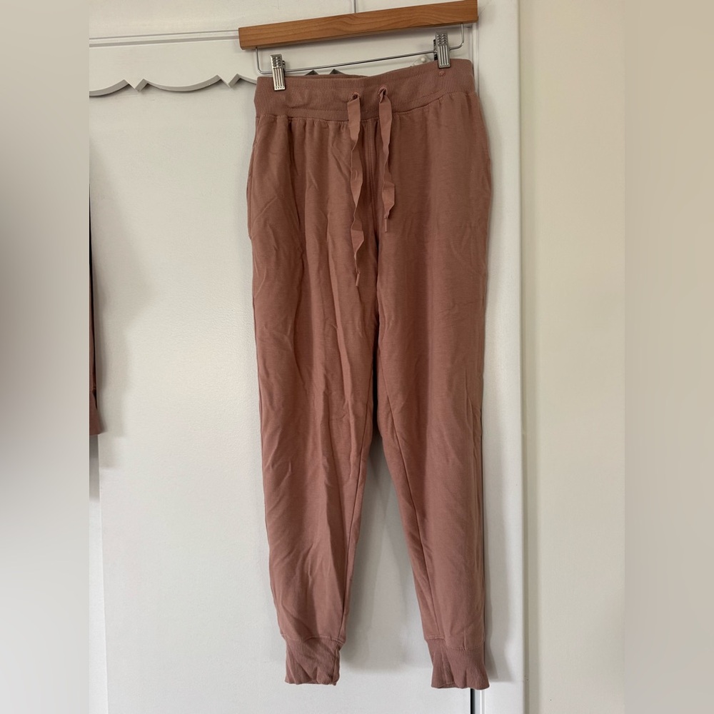 Luxome Essential jogger and tunic set - Picture 10 of 16